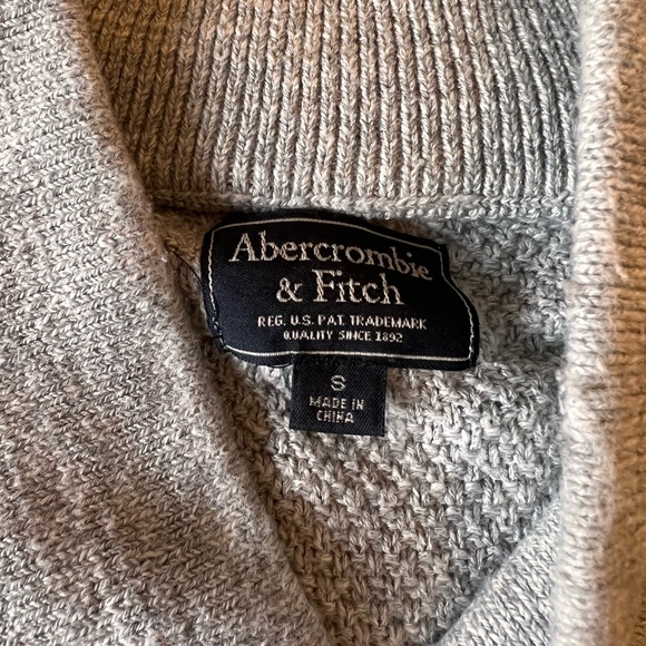 Cowl Neck Sweater - Gray - Abercrombie- Small - Picture 3 of 3